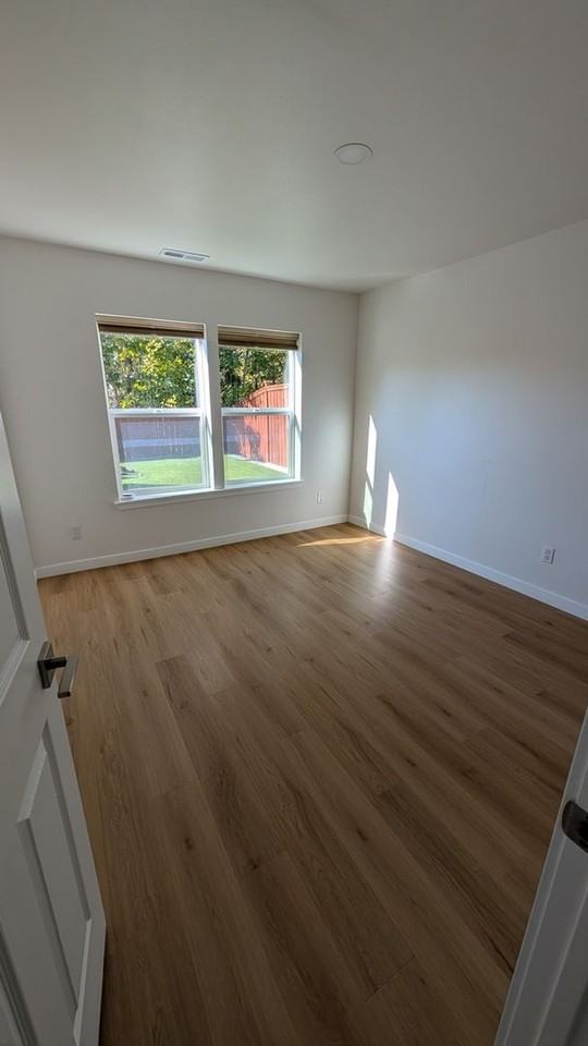 7557 20th Ave Sw - Photo 6 of 16