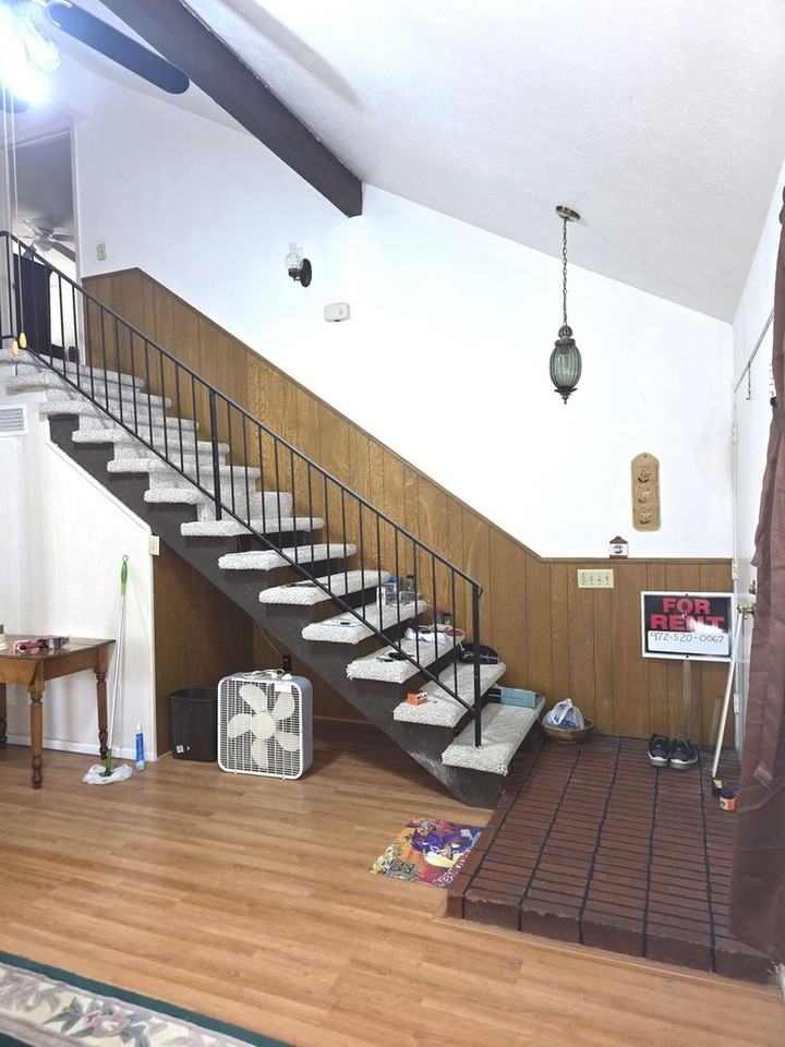 4633 Fordham Dr - Photo 2 of 19