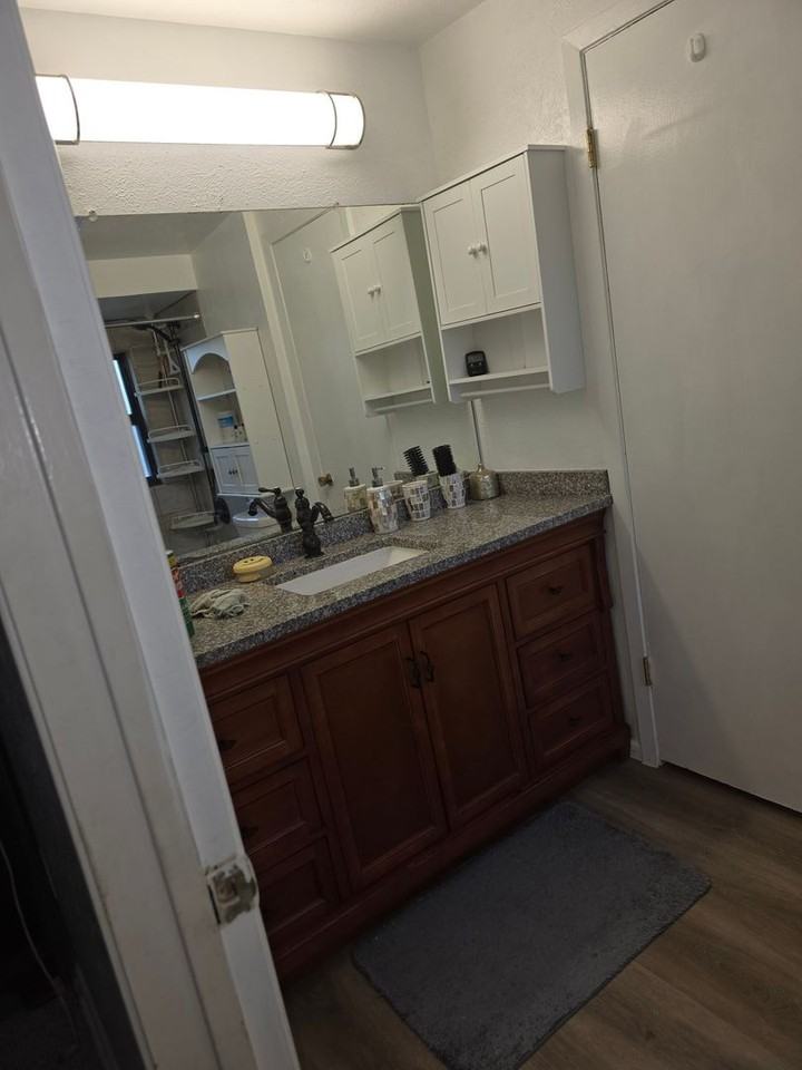 4633 Fordham Dr - Photo 5 of 19