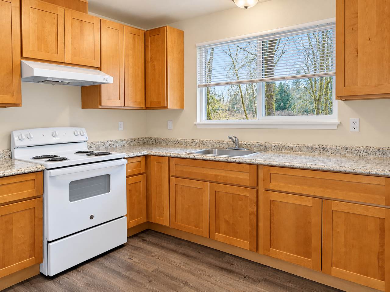 Riverside Manor - Photo 5 of 37