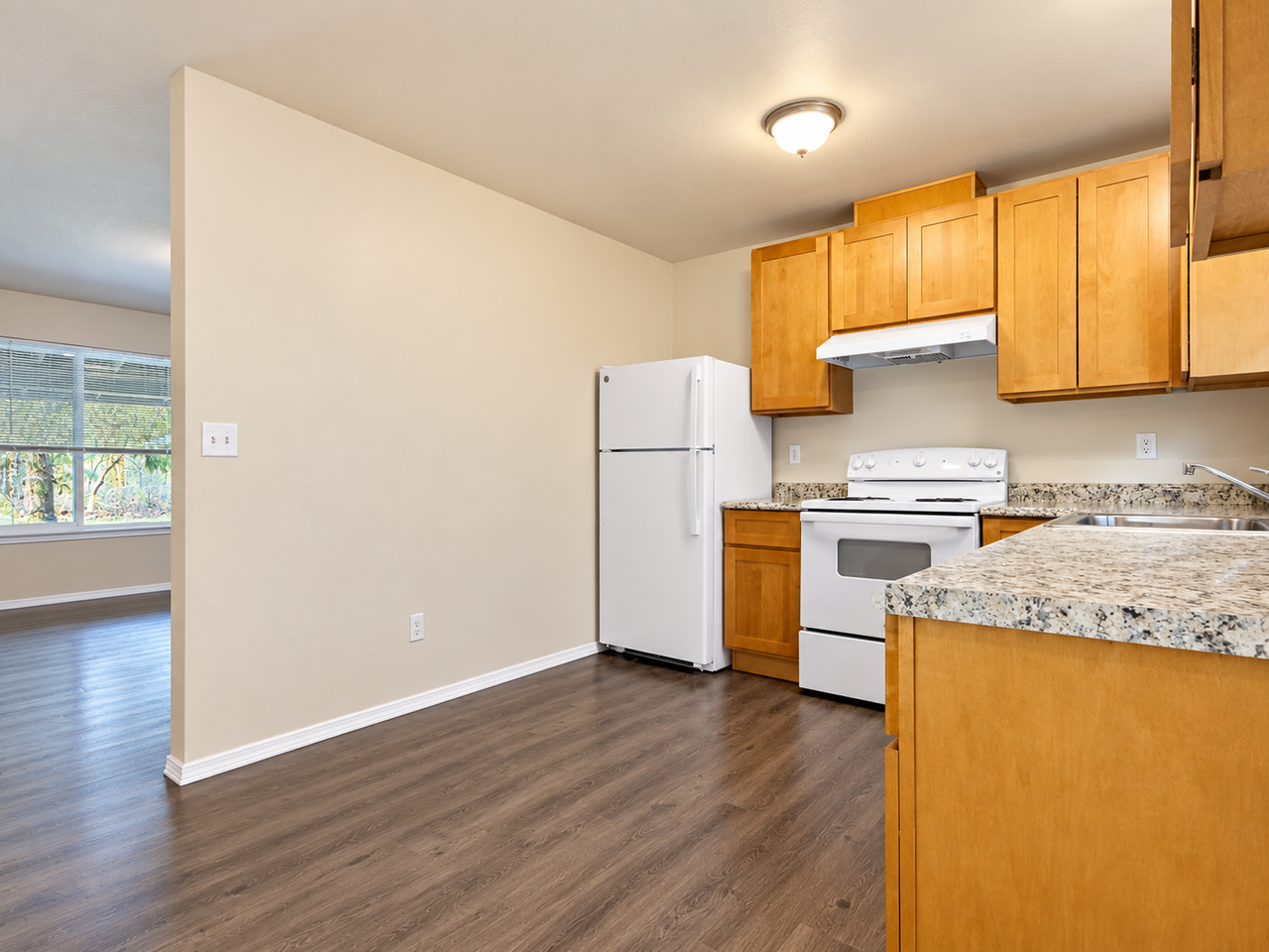 Riverside Manor - Photo 6 of 37