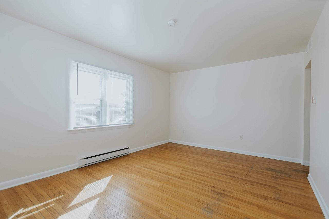 1013 South Raleigh Street - Photo 2 of 15