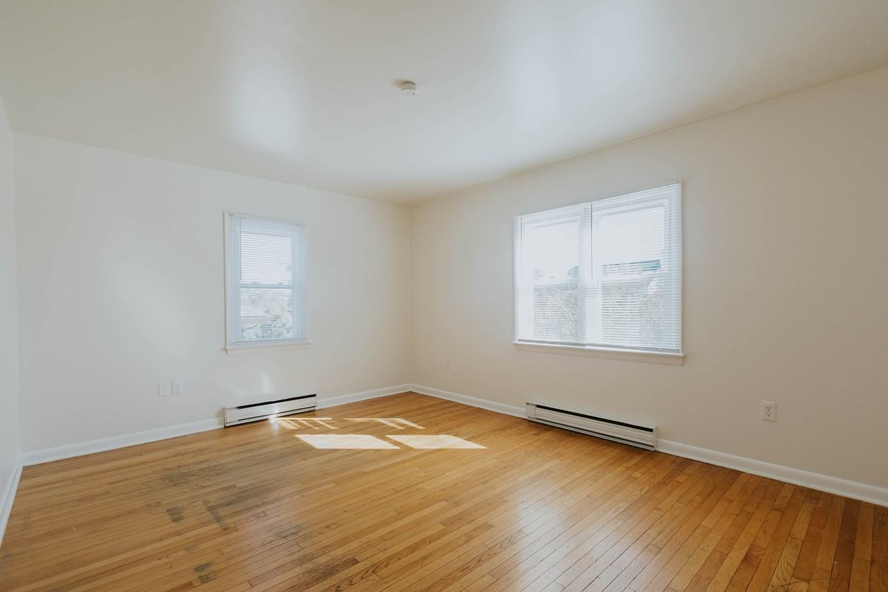 1013 South Raleigh Street - Photo 3 of 15