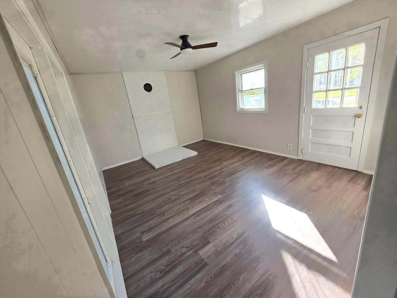 1220 Eppley Avenue - Photo 3 of 8