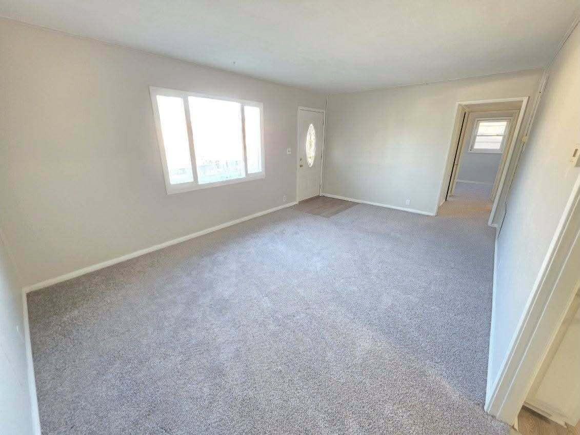 1220 Eppley Avenue - Photo 6 of 8