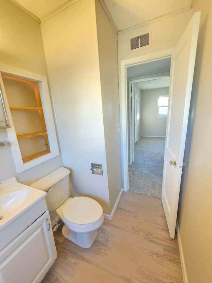 1220 Eppley Avenue - Photo 7 of 8