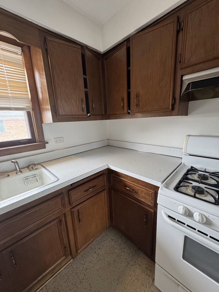 17385 70th Avenue - Photo 2 of 6