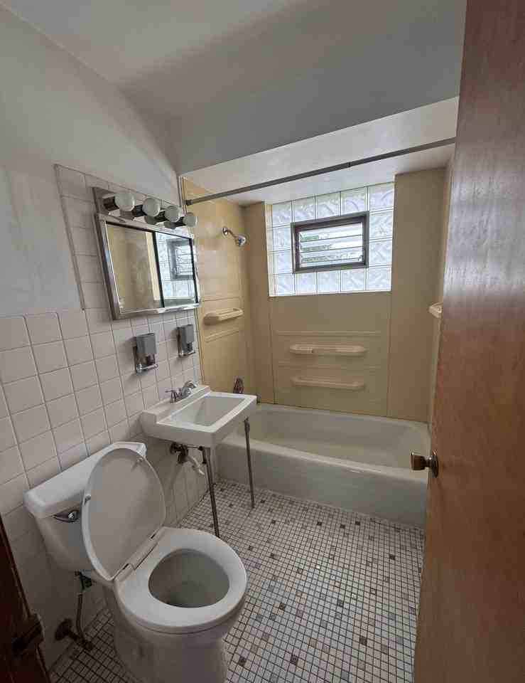 17385 70th Avenue - Photo 3 of 6