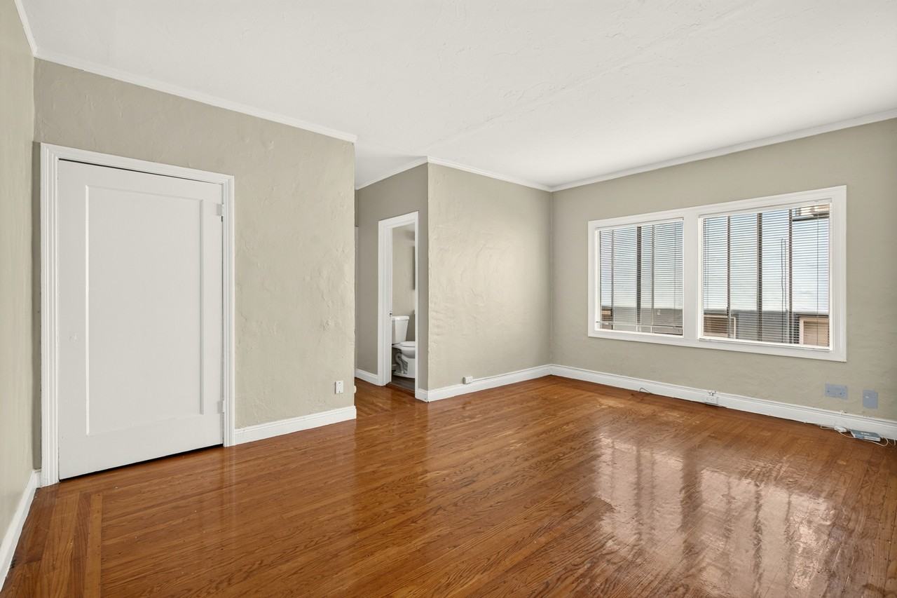 1821 6th Avenue - Photo 3 of 10