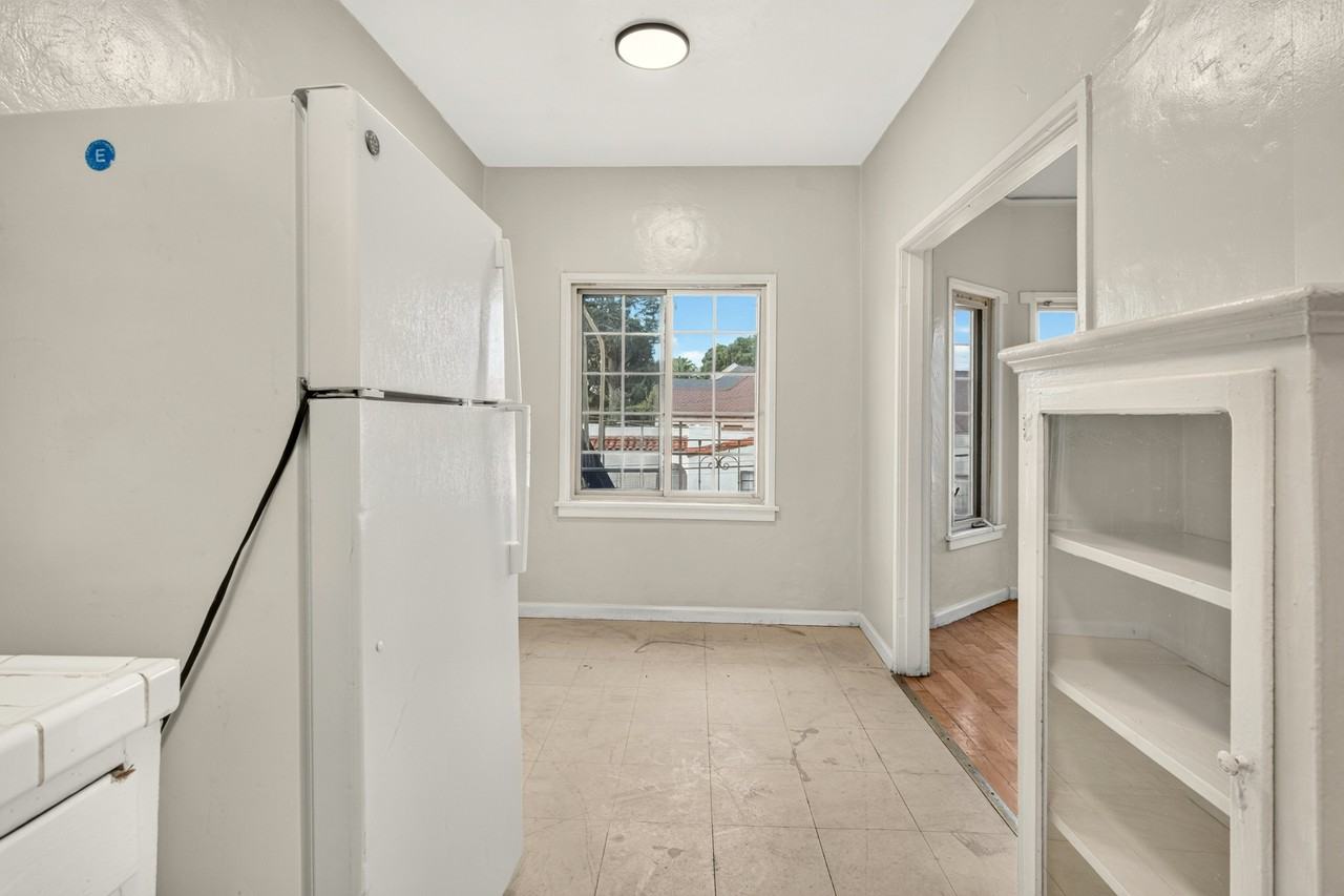 2416 8th Avenue - Photo 6 of 10