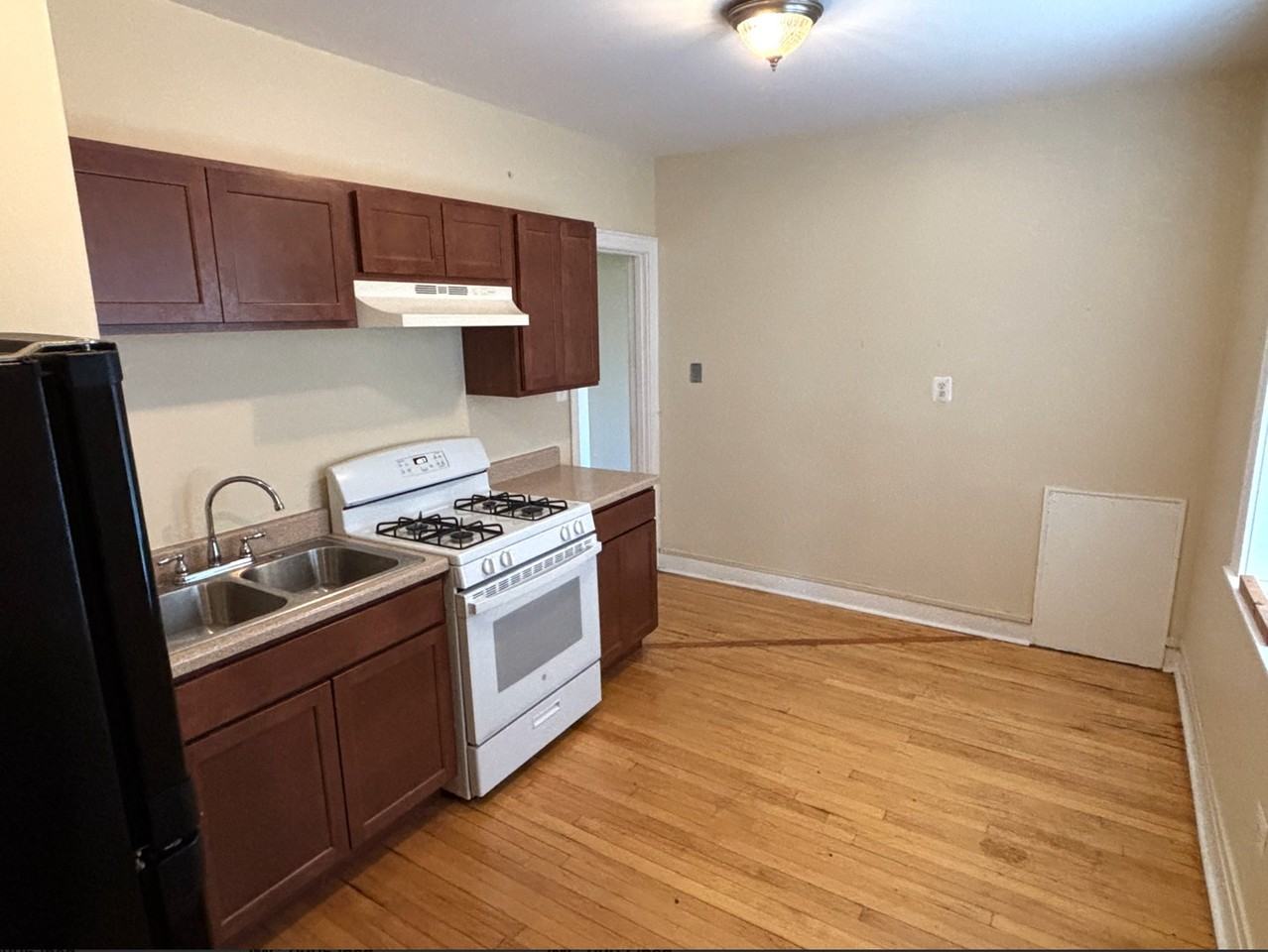 3824 N Long Ave #2 - Photo 3 of 16