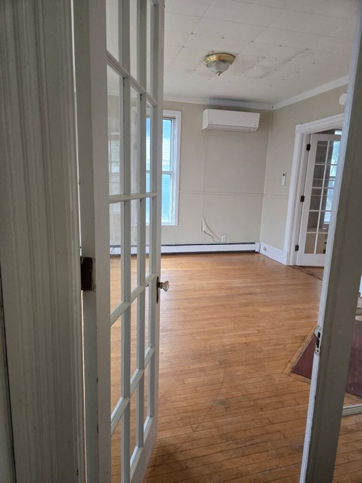 308 Center Street - Photo 4 of 10