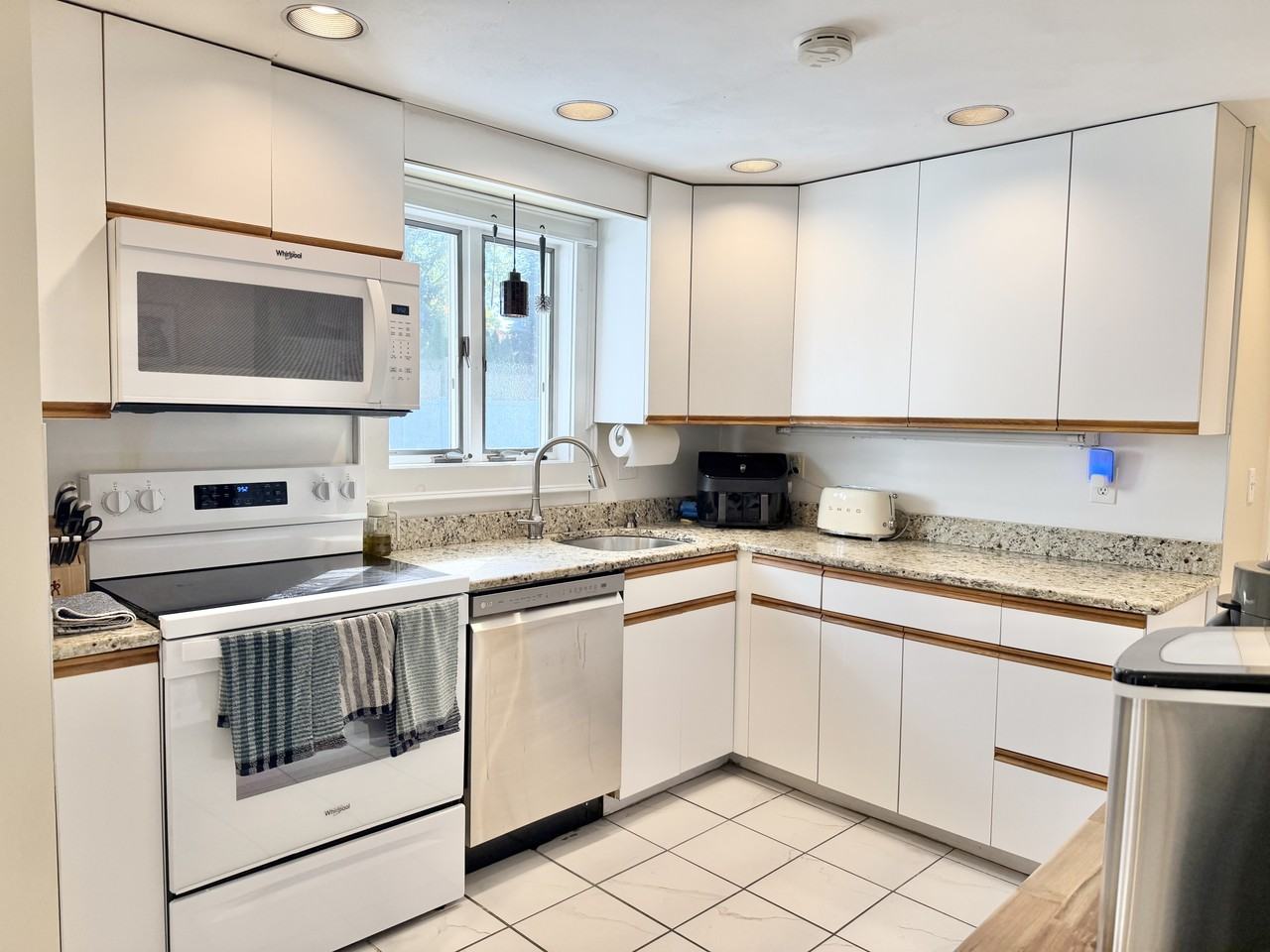 21 Wethersfield Rd - Photo 7 of 16