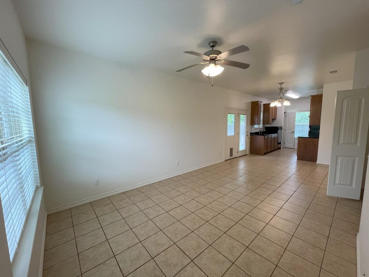 501 East Bryson Avenue - Photo 3 of 23
