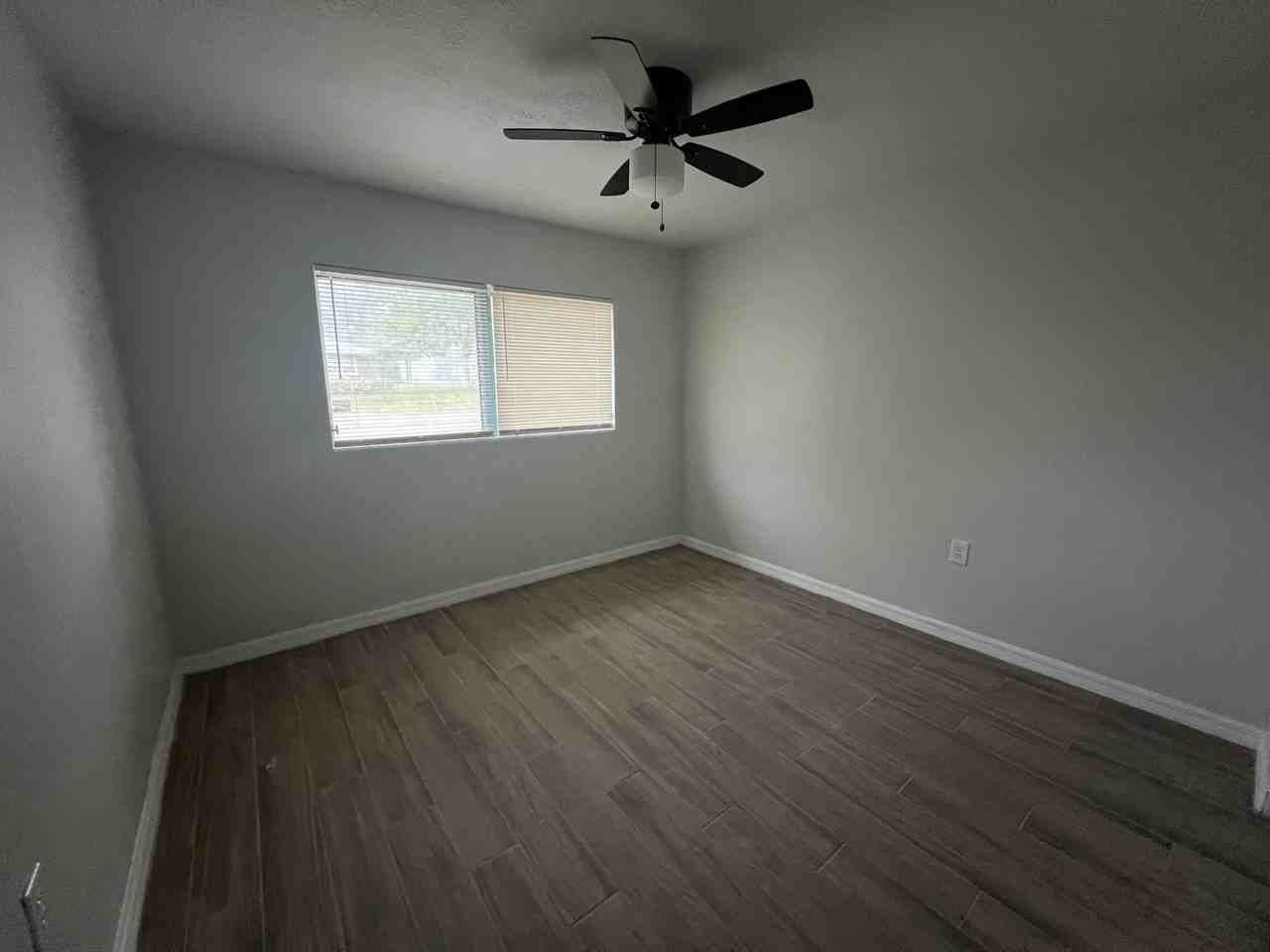 924.5 North Amelia Ave - Photo 5 of 8