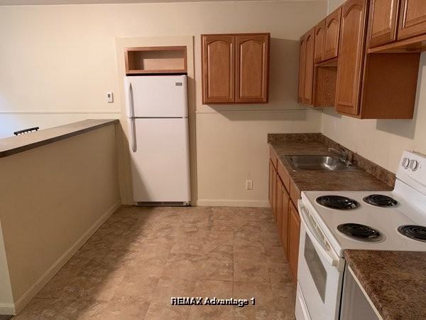 Chelsea St #1R - Photo 2 of 7