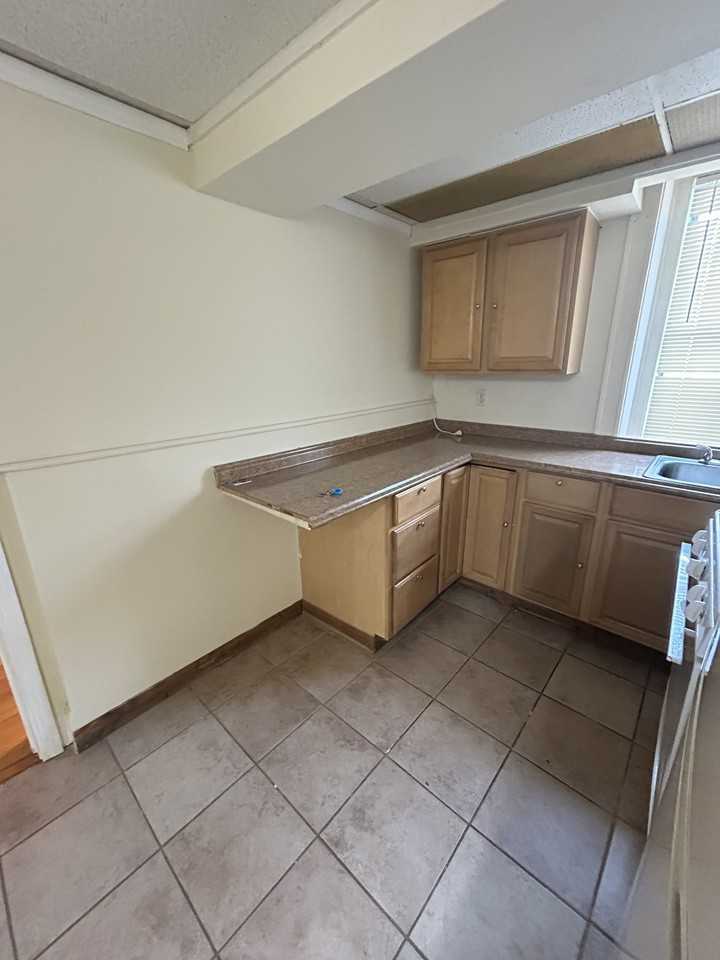 8 Langmaid Ave #3A - Photo 2 of 7
