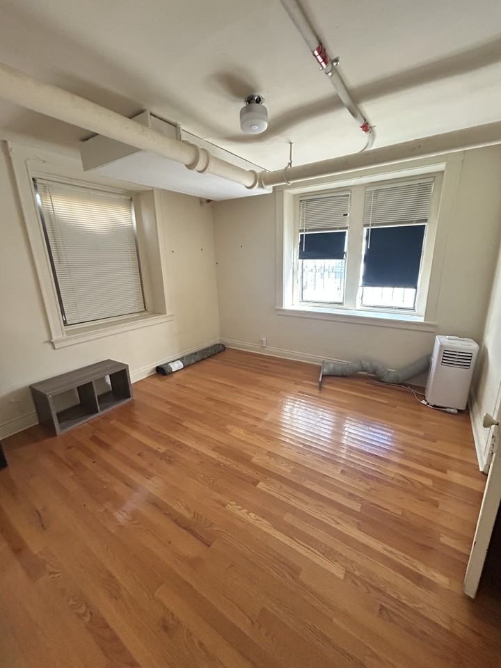 8 Langmaid Ave #3A - Photo 4 of 7
