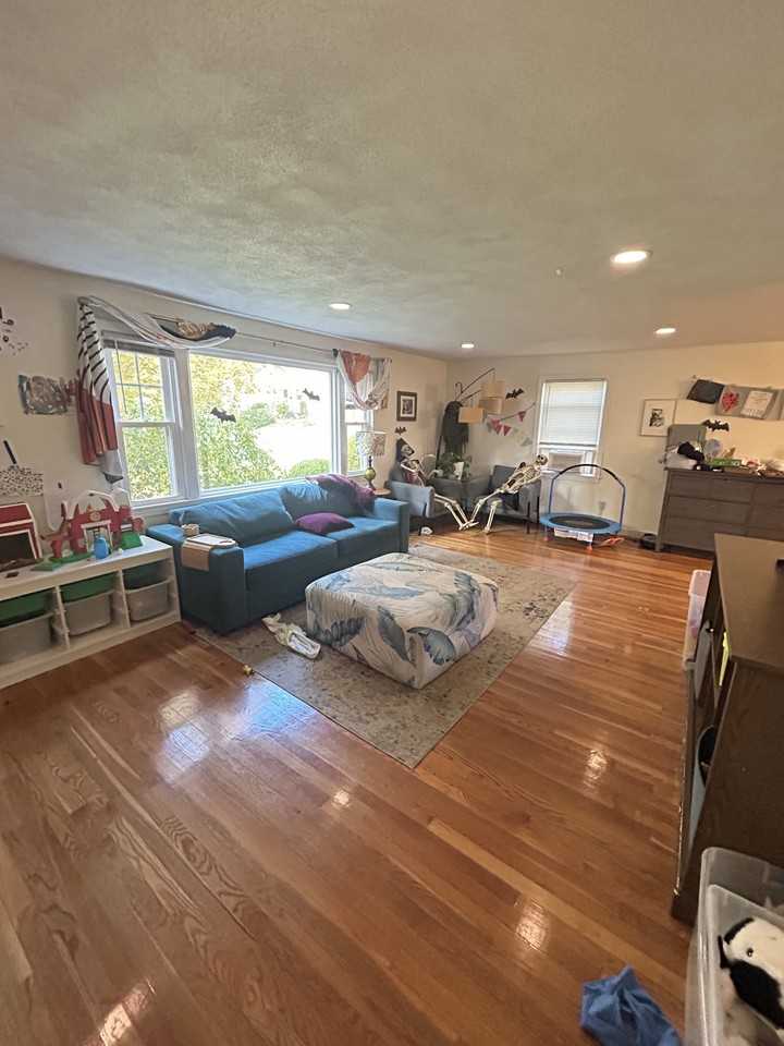 146 Hibbert St #1 - Photo 2 of 16
