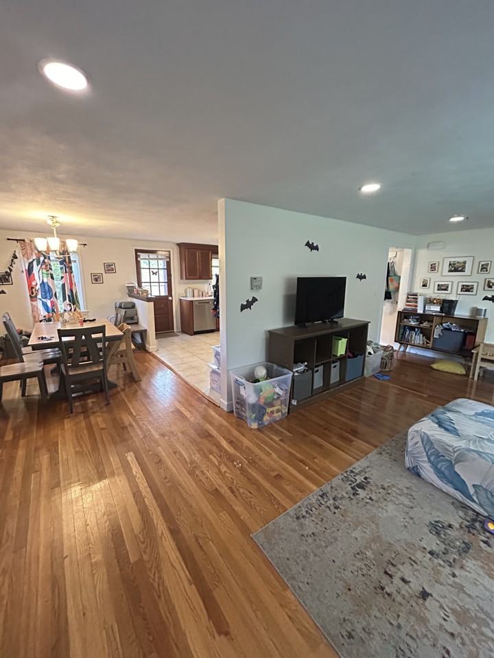146 Hibbert St #1 - Photo 3 of 16
