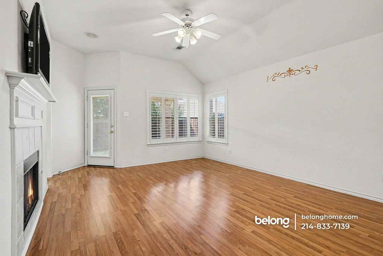4504 Chris Dr - Photo 2 of 21