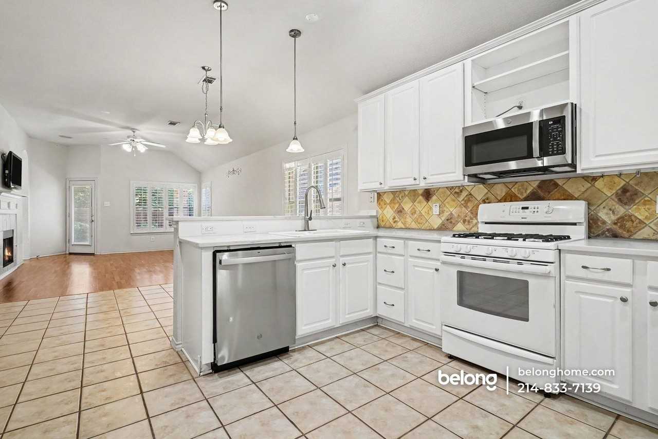 4504 Chris Dr - Photo 7 of 21