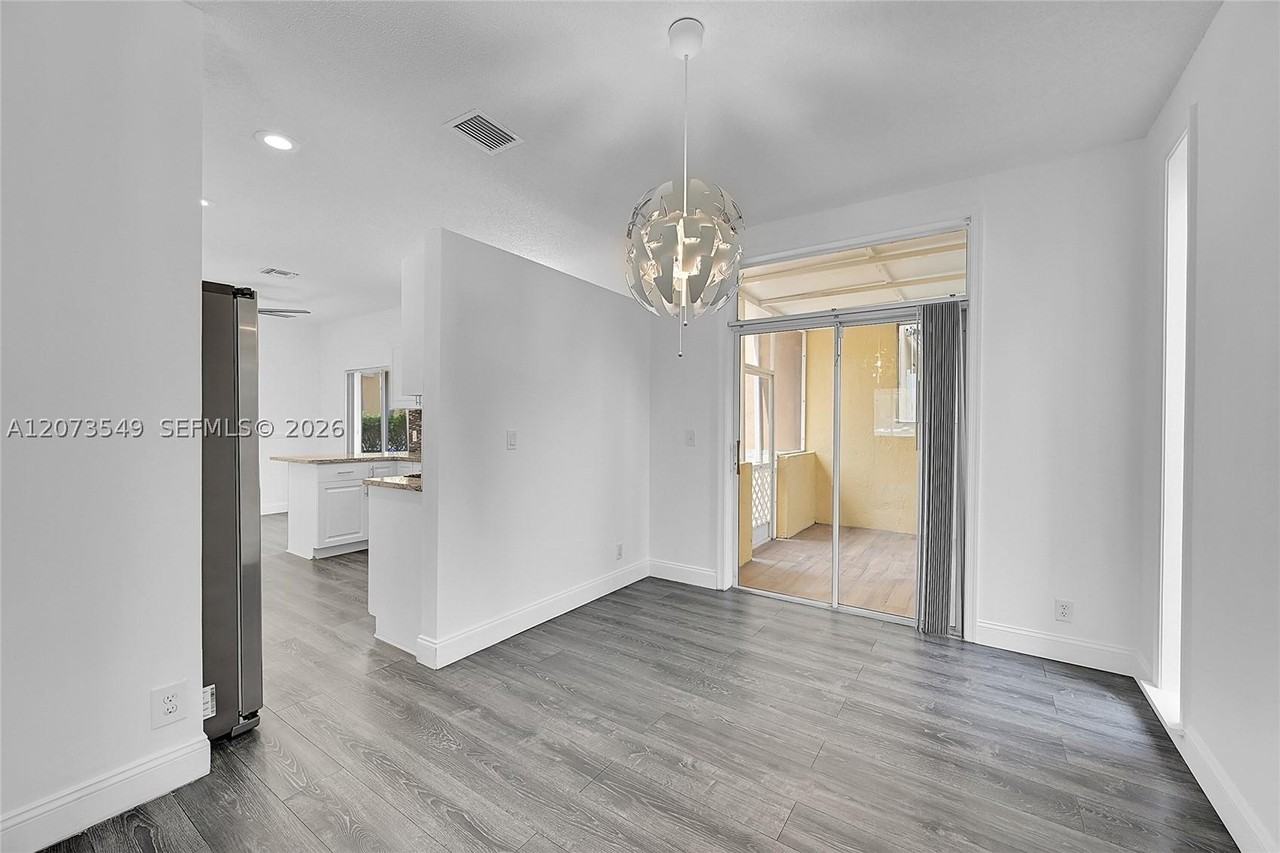 11201 Lakeview Dr #48M - Photo 5 of 28