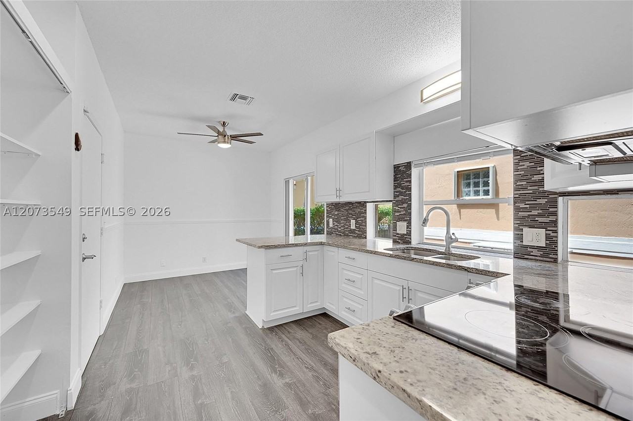11201 Lakeview Dr #48M - Photo 7 of 28