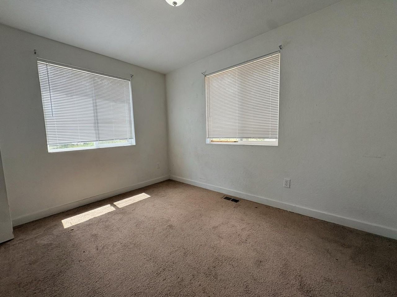 15934 Fir Rd - Photo 7 of 8