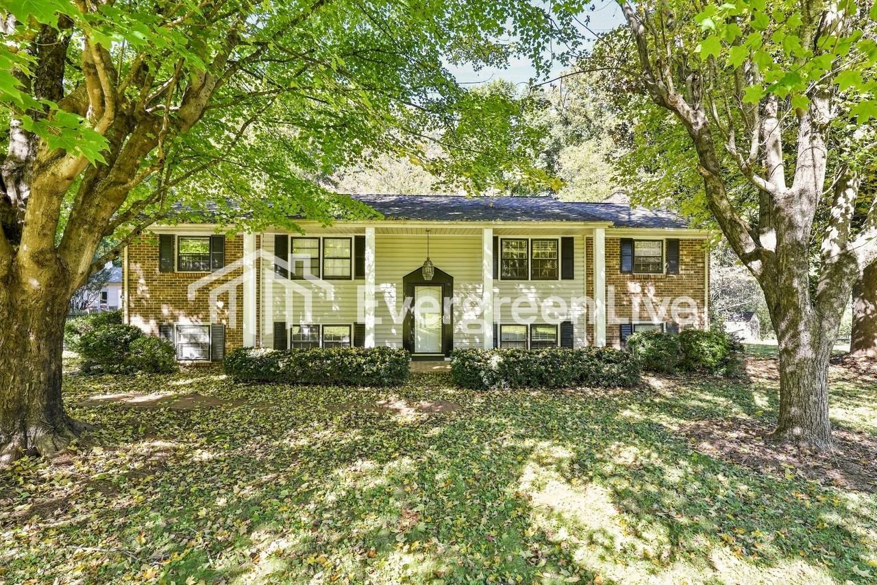 782 Ashley Dr
