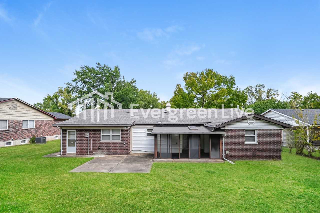 3630 Seville Dr - Photo 3 of 50