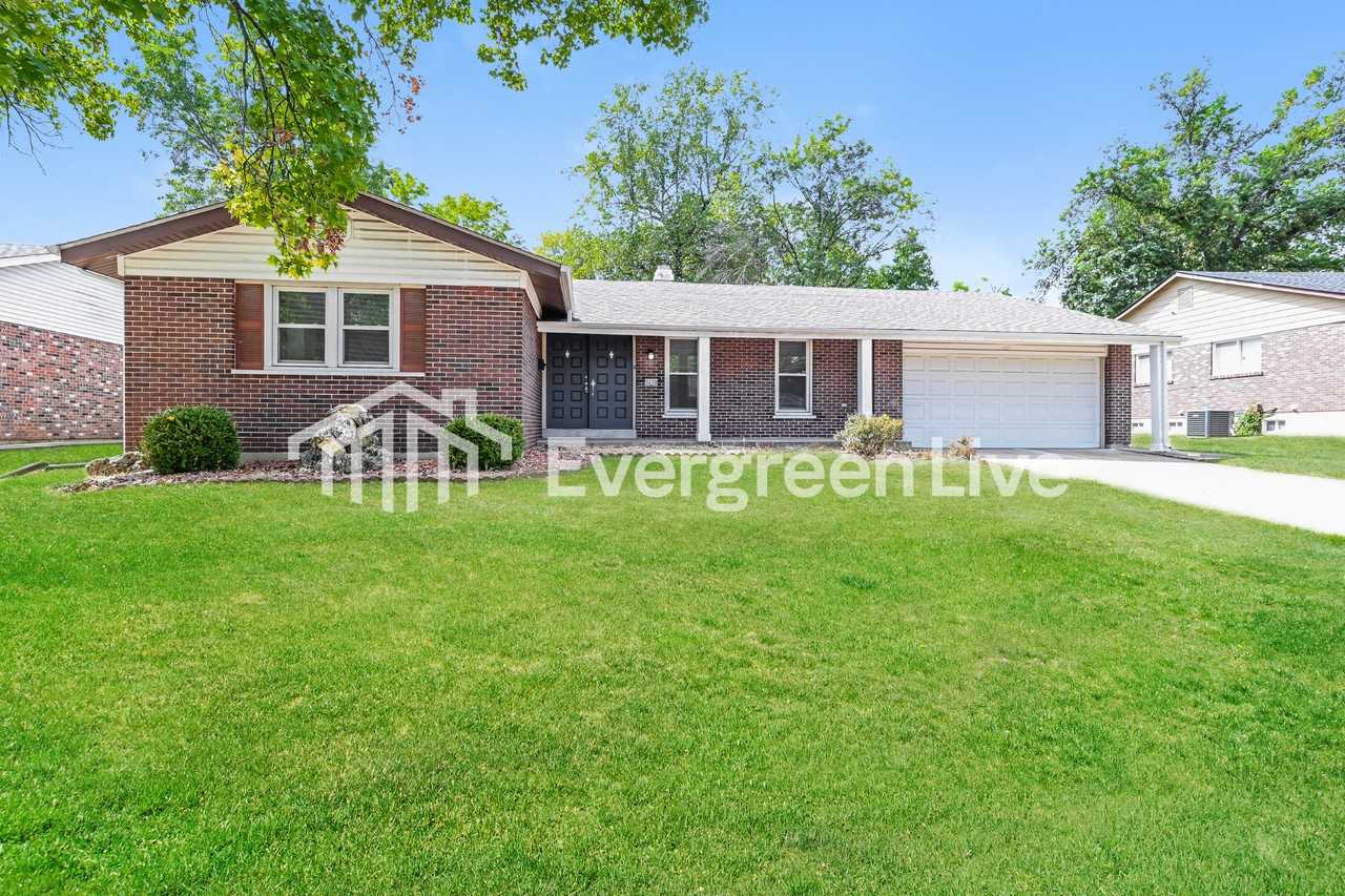 3630 Seville Dr - Photo 6 of 50