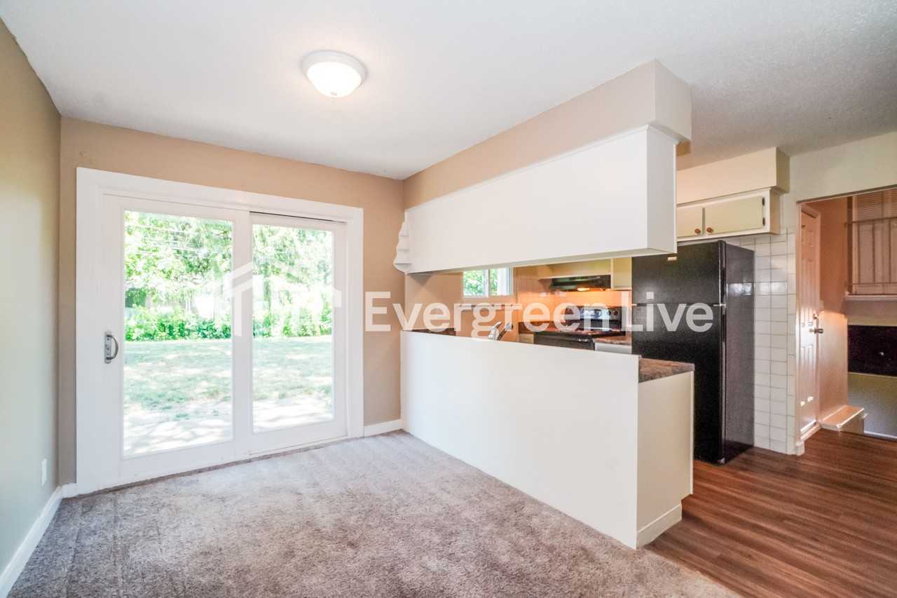 5018 Labelle Dr - Photo 5 of 15