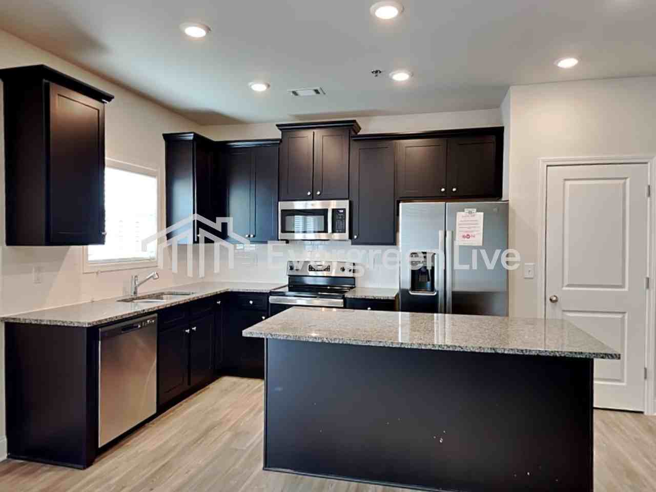 205 Connie Ct - Photo 3 of 15
