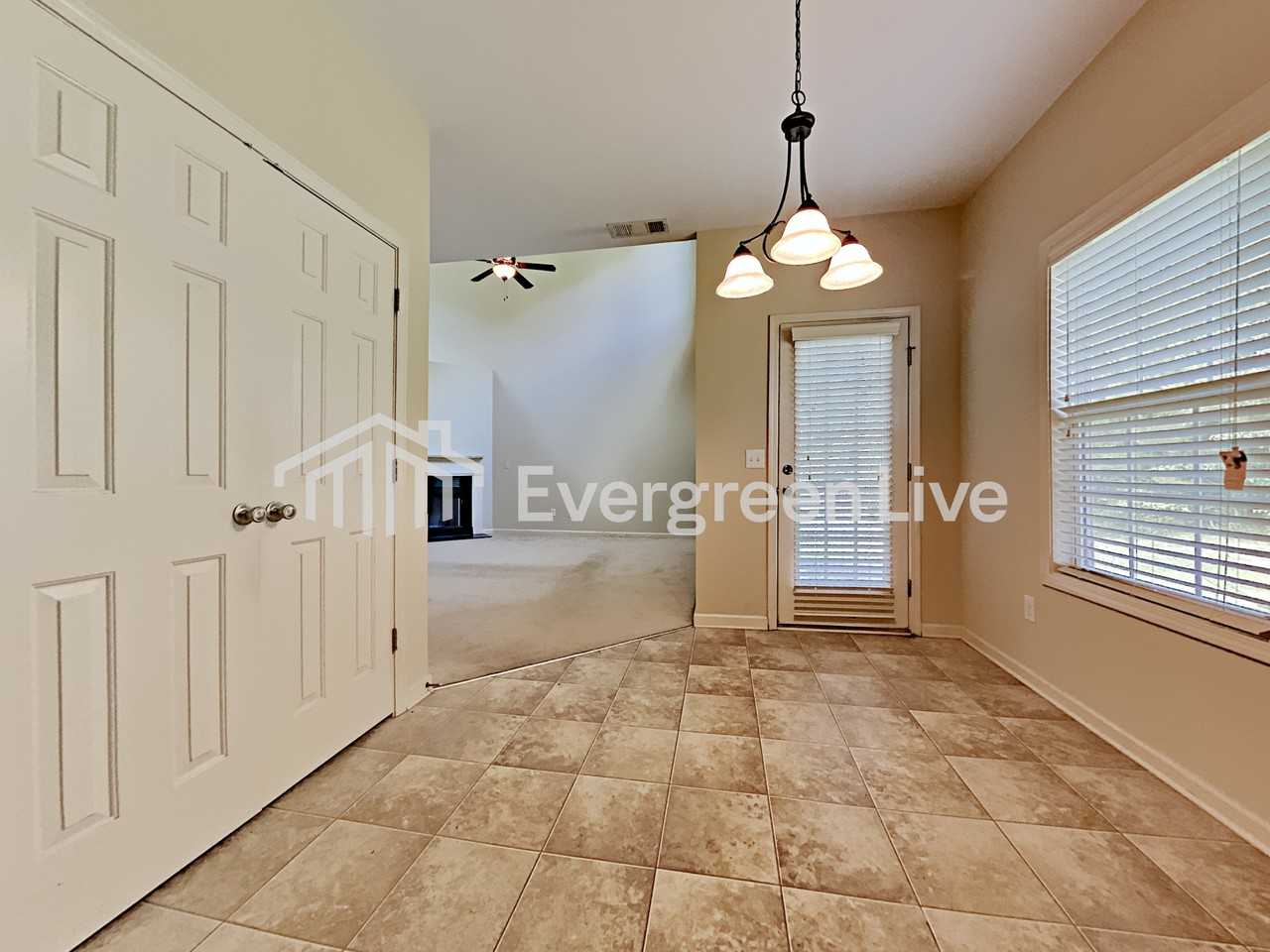 2551 Freemont St - Photo 2 of 15