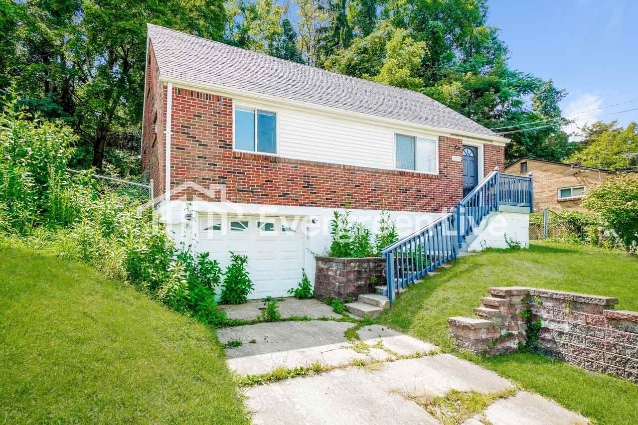 8208 Chaske St - Photo 2 of 10