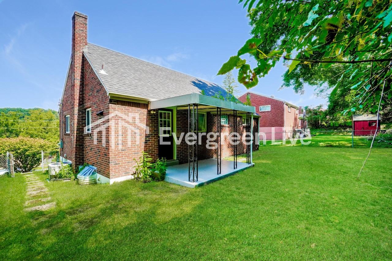 8208 Chaske St - Photo 4 of 10