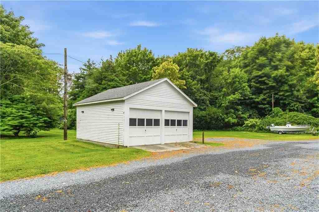 305 Turner Rd - Photo 4 of 34