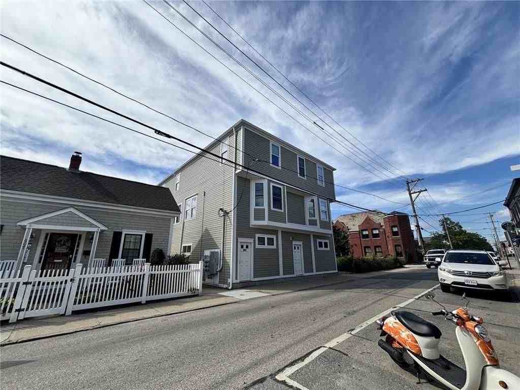 603 Thames St ##4 - Photo 3 of 13