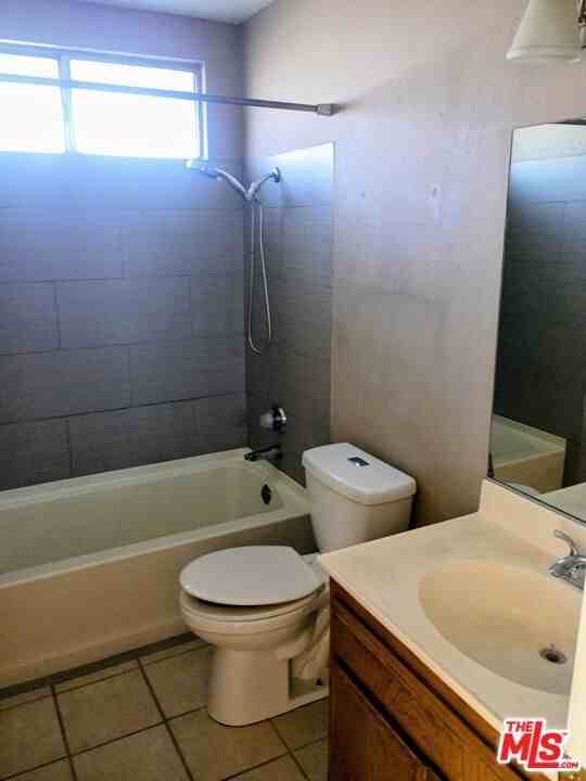 12525 Kiowa Rd ##1 - Photo 6 of 10