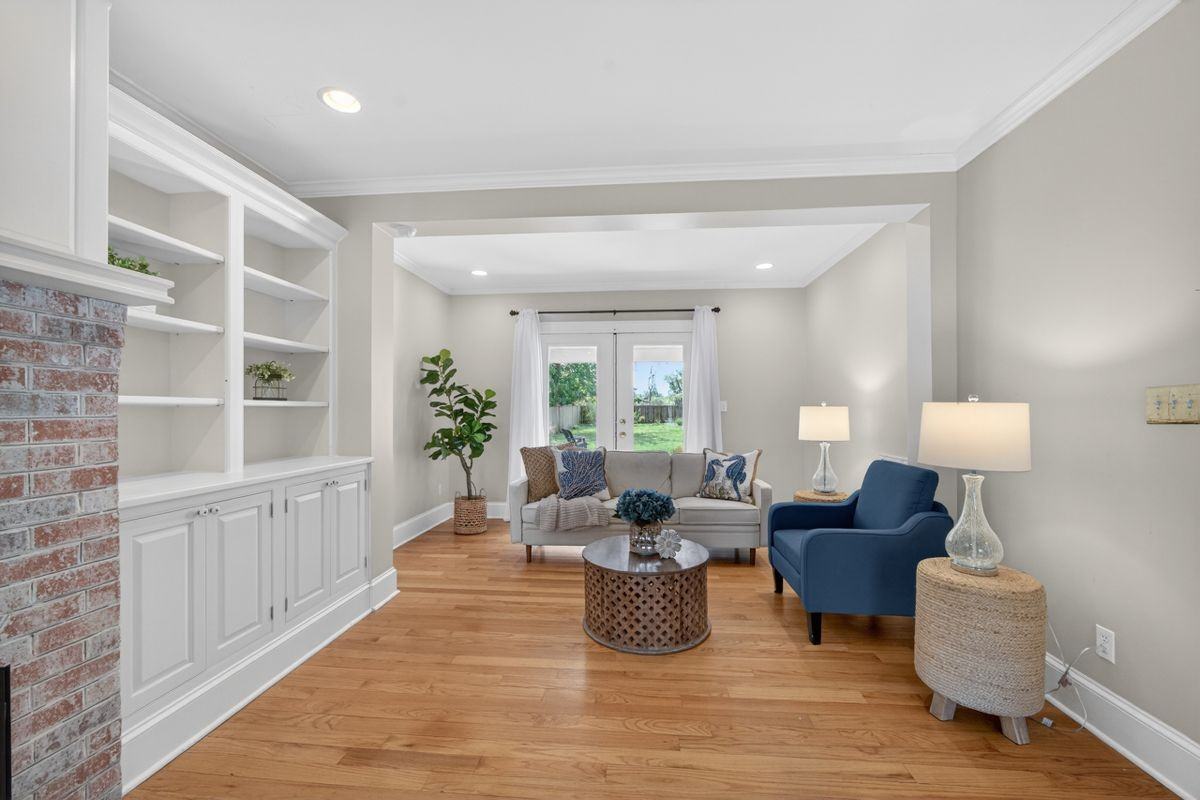 104 Kidwell Ave - Photo 6 of 27