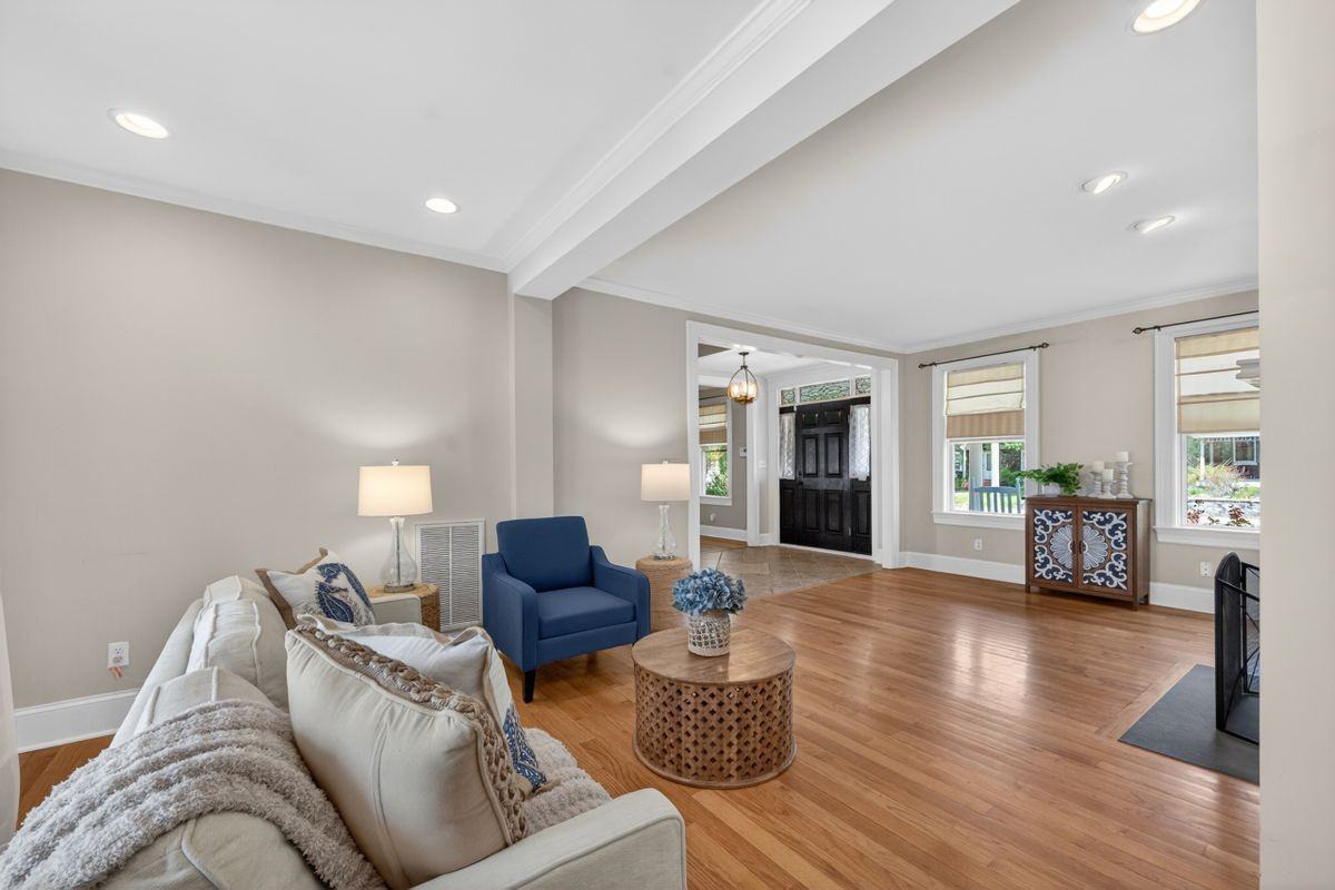 104 Kidwell Ave - Photo 7 of 27