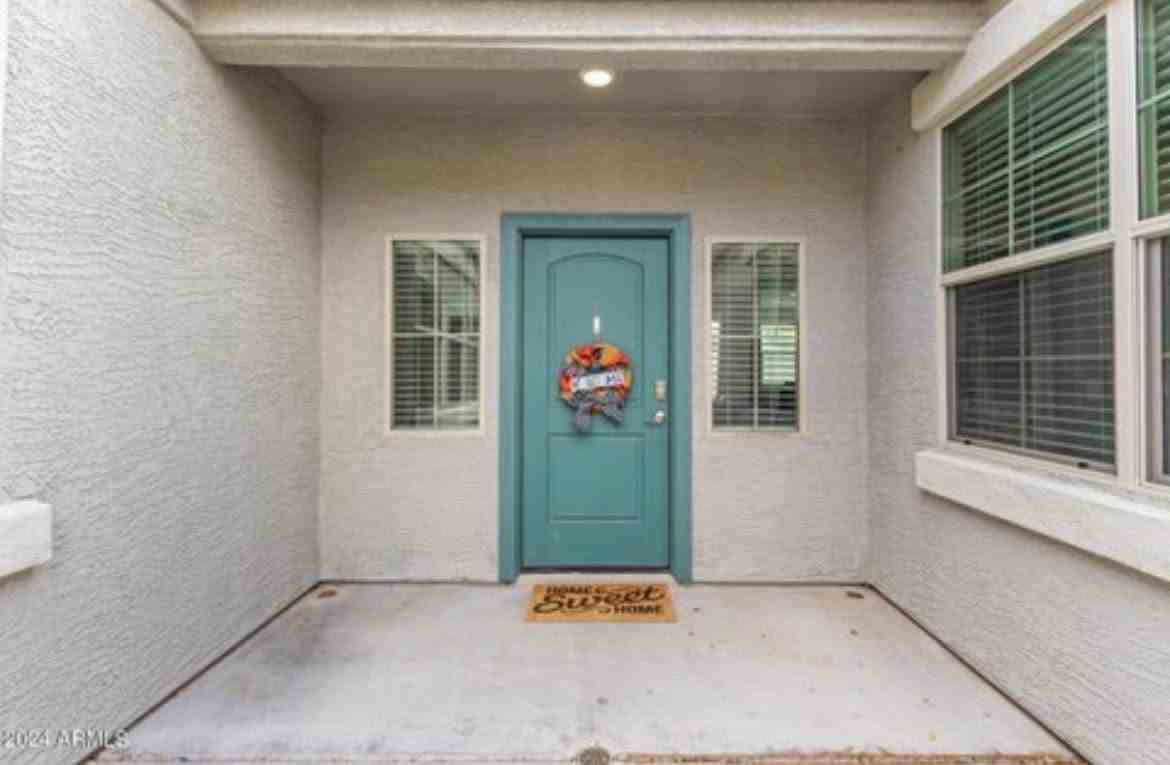 3331 N 299th Dr - Photo 2 of 23