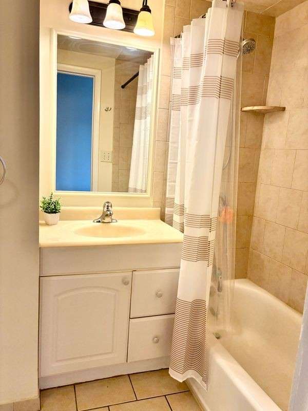 283 Orchard St - Photo 4 of 8