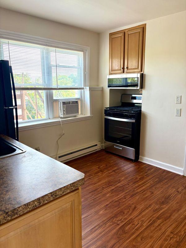 283 Orchard St - Photo 5 of 8