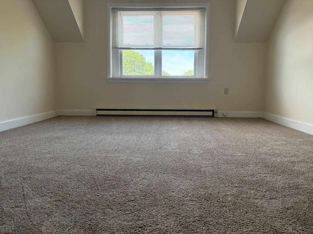 283 Orchard St - Photo 6 of 8
