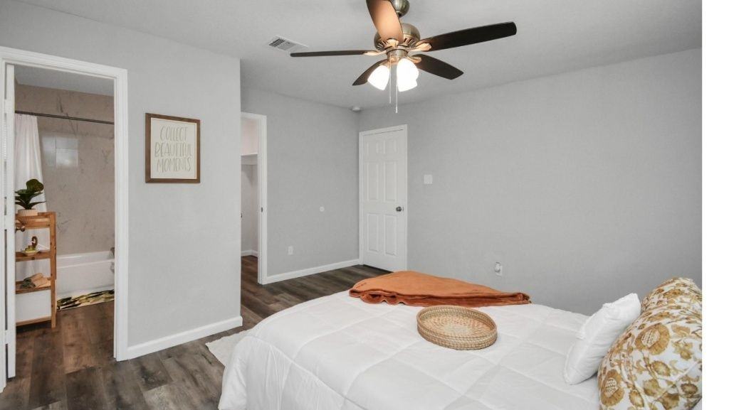 5410 Bataan Rd - Photo 3 of 8