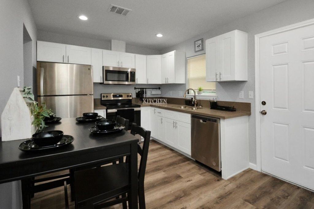 5410 Bataan Rd - Photo 4 of 8