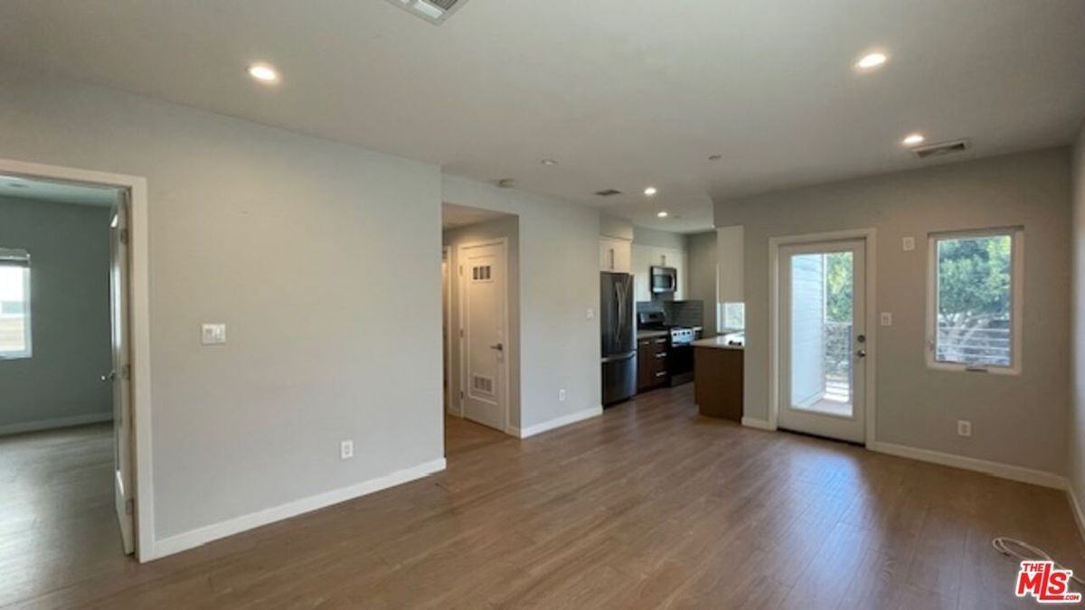 4937 W 20th St - Photo 4 of 18