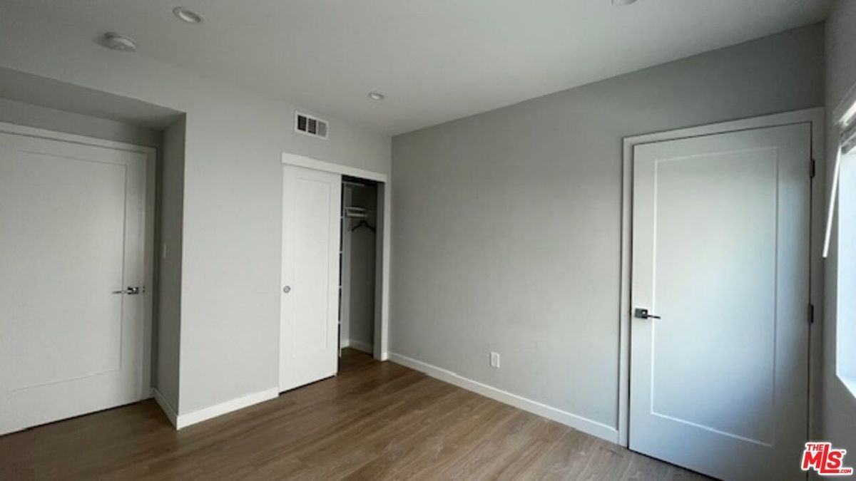 4937 W 20th St - Photo 7 of 18
